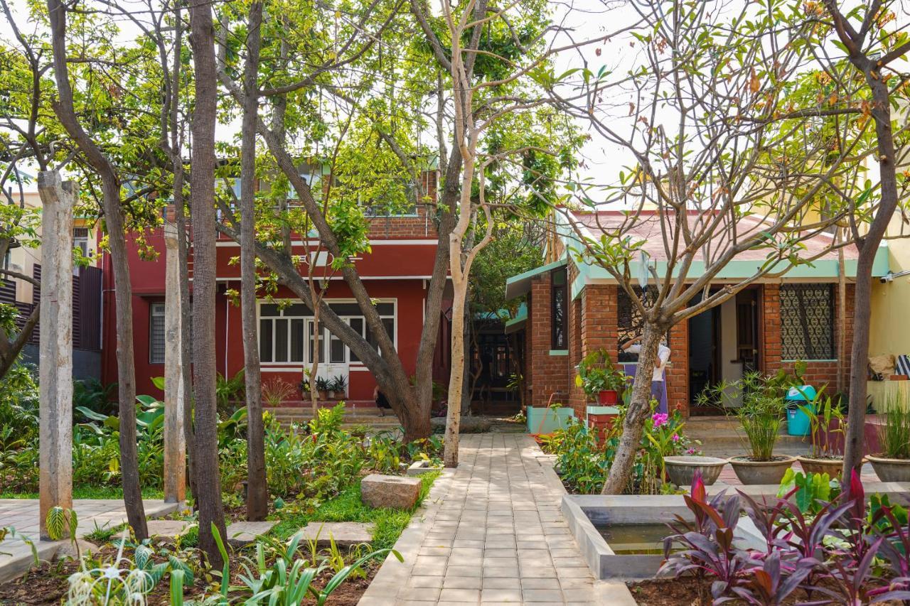 Rahees Bi Roambay - Backpacker Hostel Mysore Exterior foto